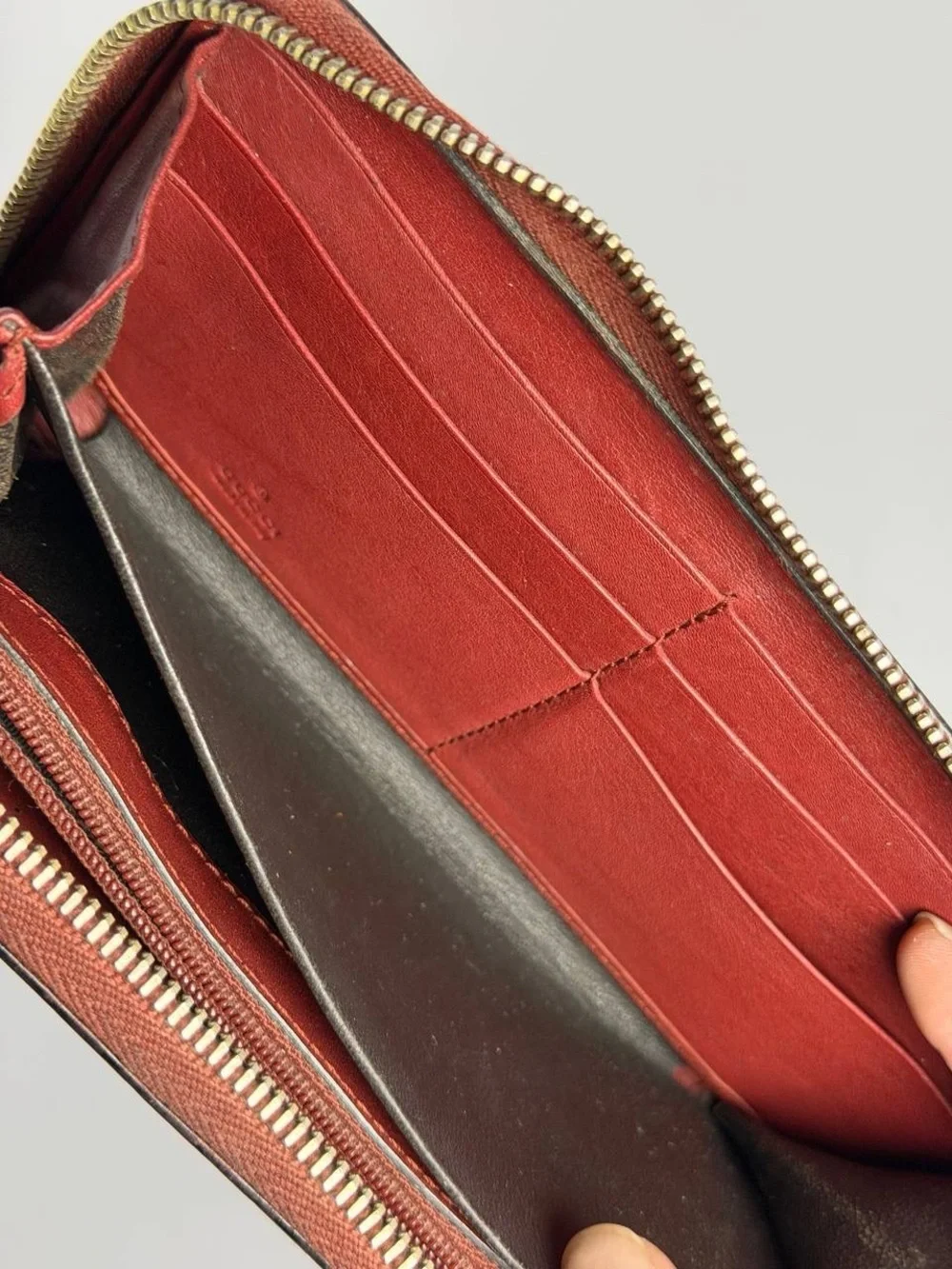 Gucci GG Guccissima Dark Oxblood Leather Zip Around Wallet Distressed Rare - Picture 13 of 14